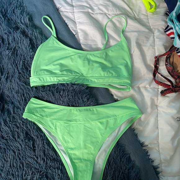 SOLS LOT 10 bikinis 1 top - Picture 5 of 12